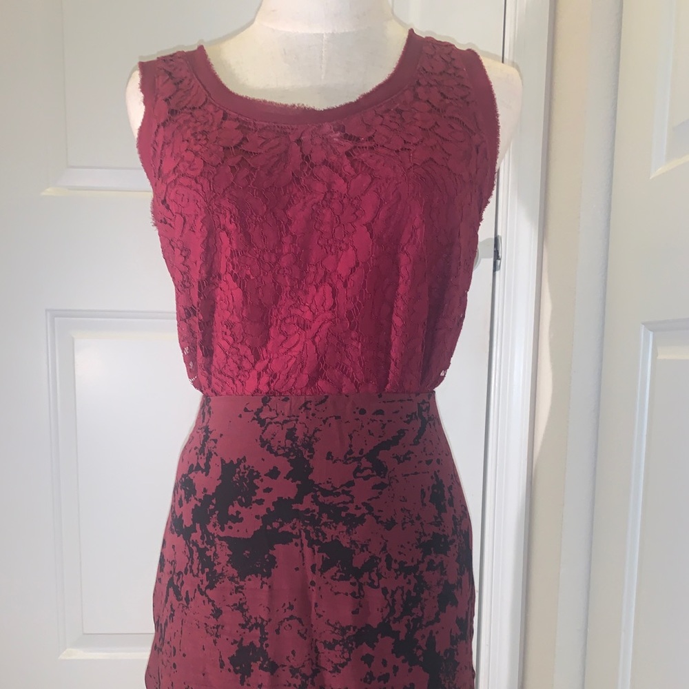 Ann Taylor - lace camisole - burgundy -size 2P